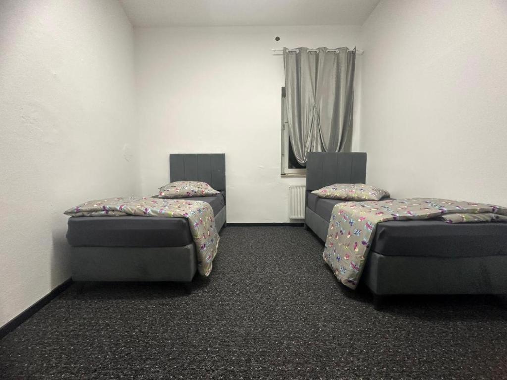 Apartments Apartment *